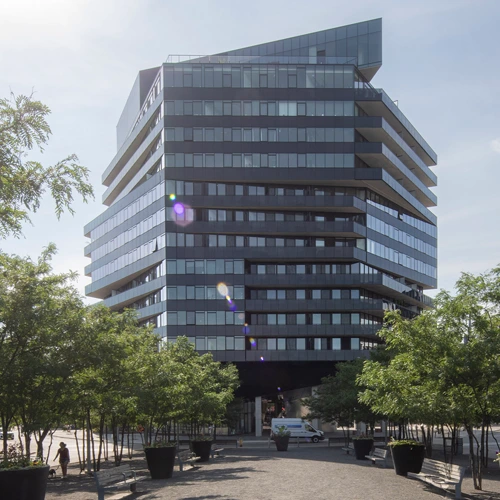 River City 4, Harris Square
